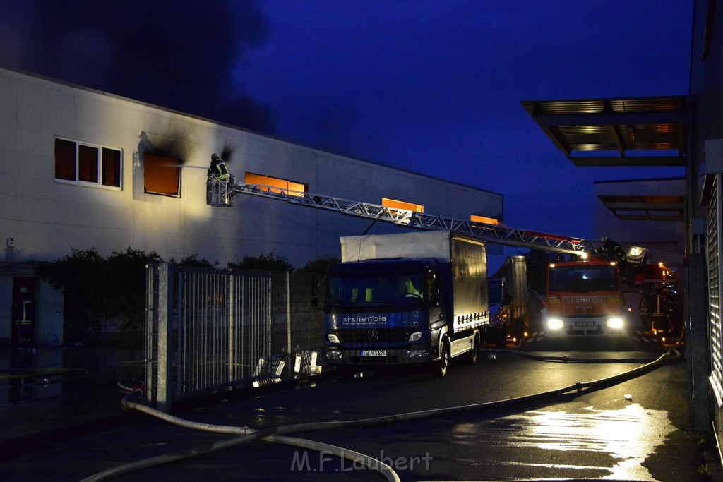 Grossbrand Halle Troisdorf Kriegsdorf Junkersring P434.JPG - Miklos Laubert